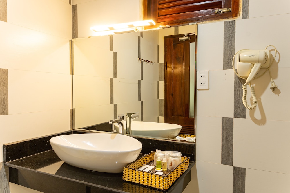 Phu Van Resort Spa 50/50