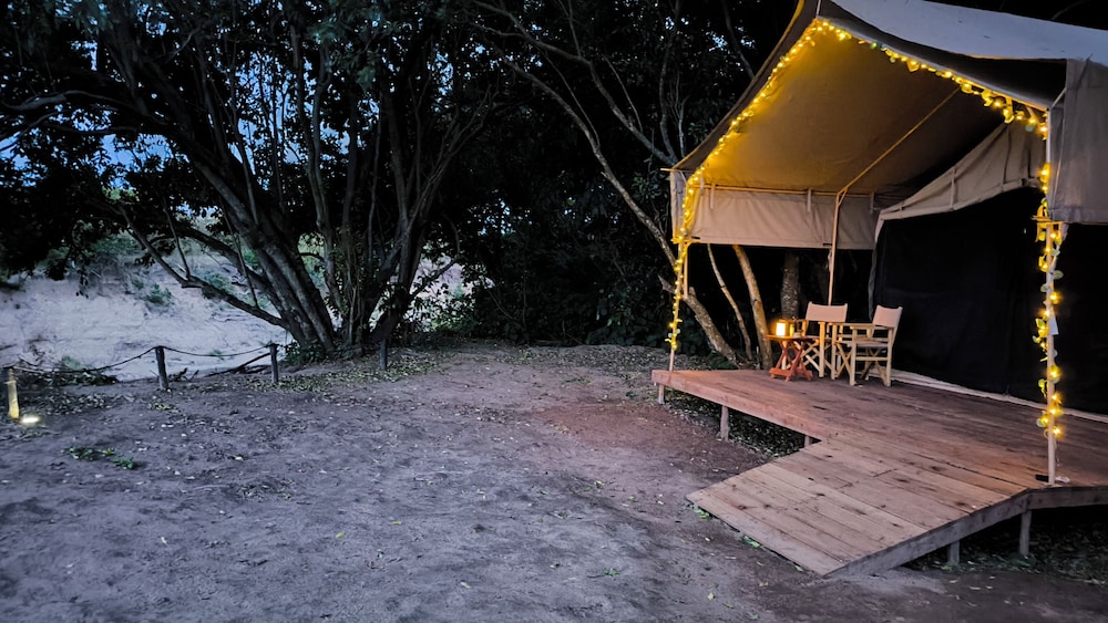Julia's River Camp 48/50