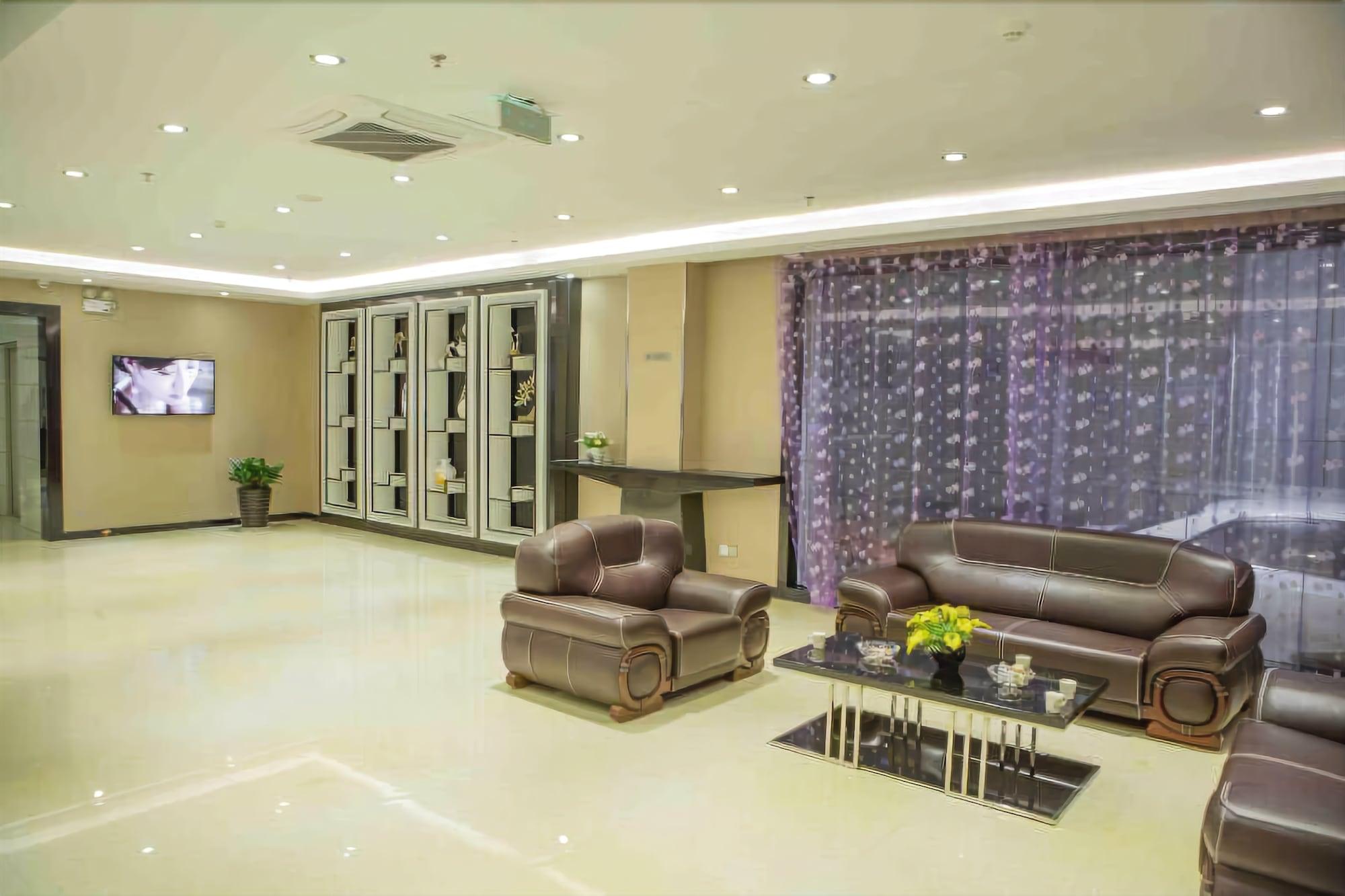 Lavande Hotels 27/31