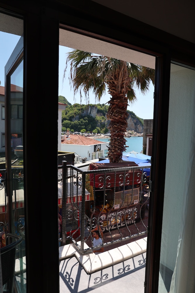 Sardinia Hotel 38/50