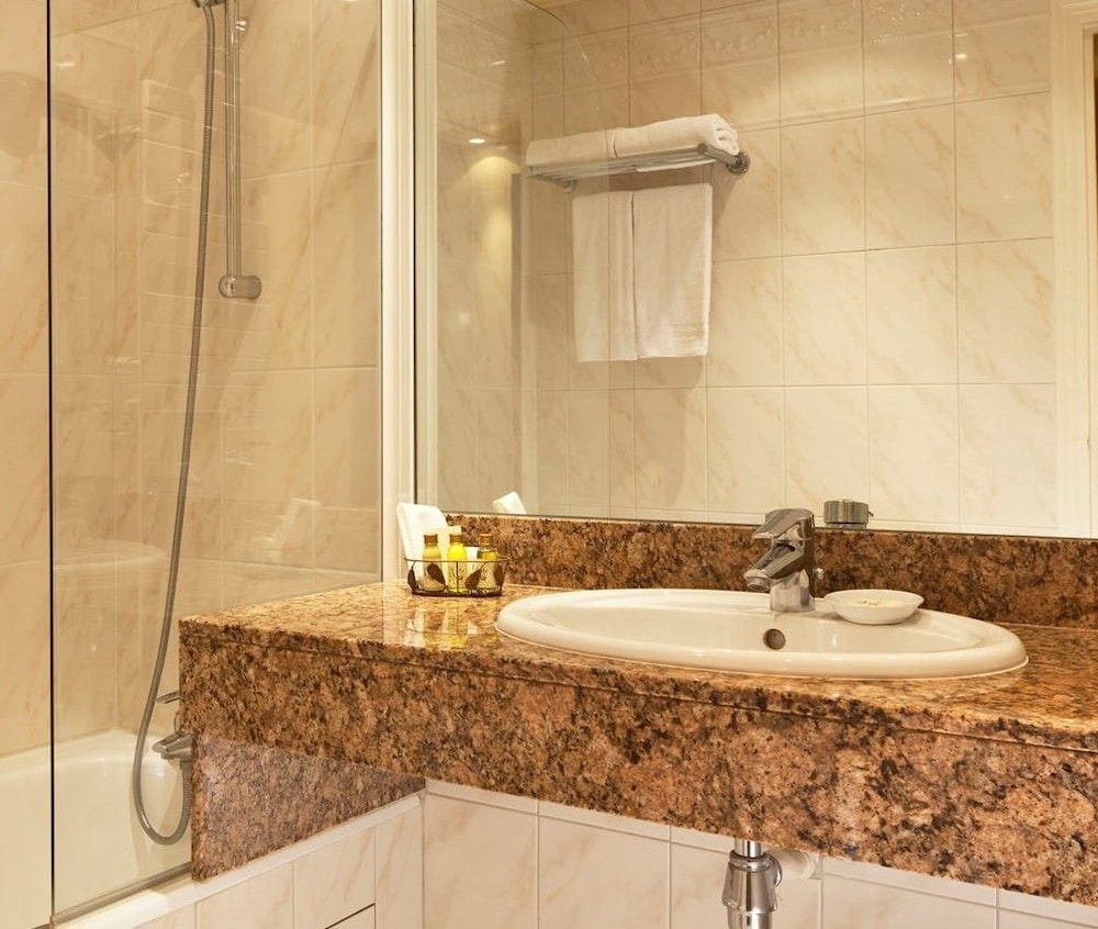 Hotel La Regence Etoile 43/50