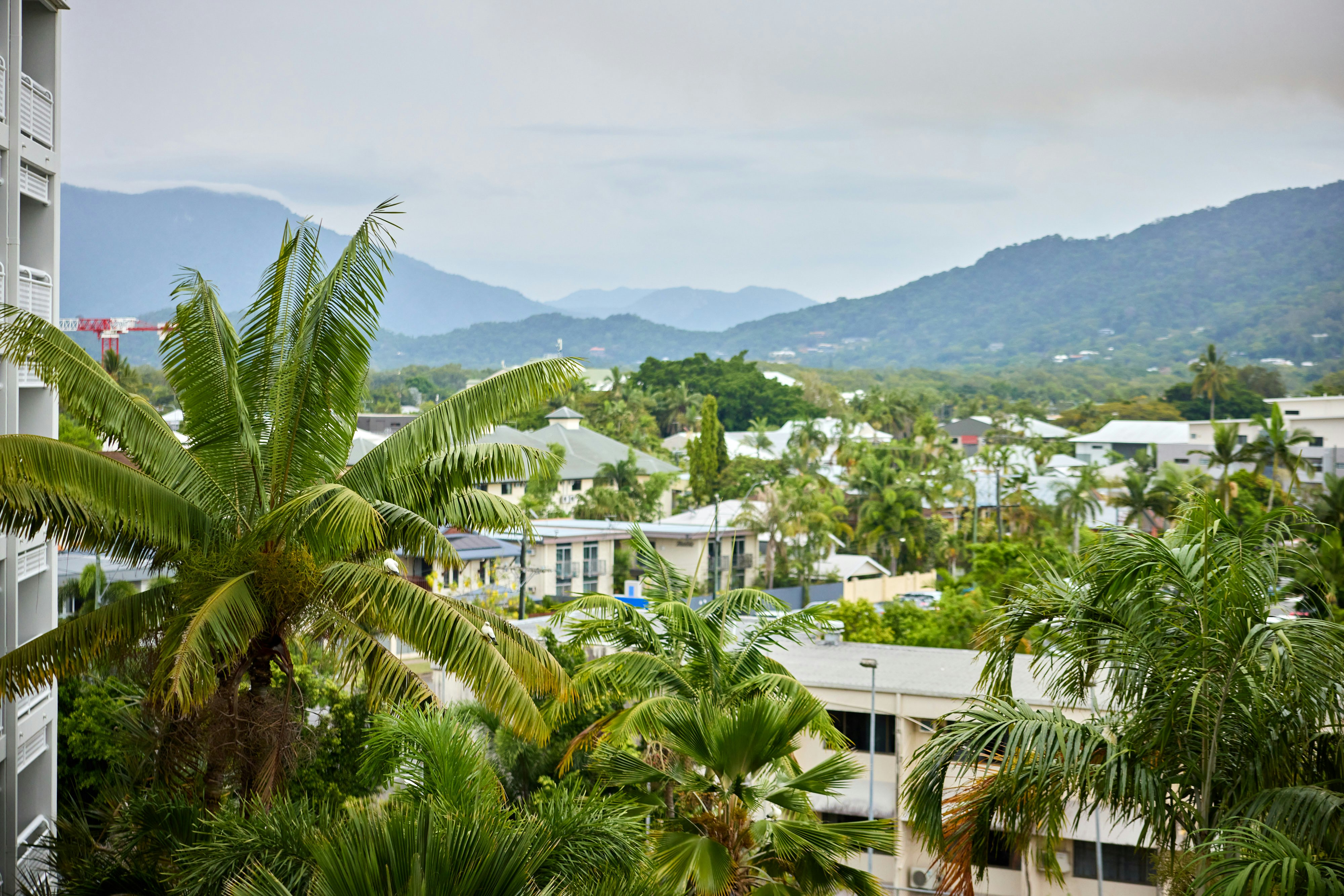 Cairns Harbourside Hotel 58/60