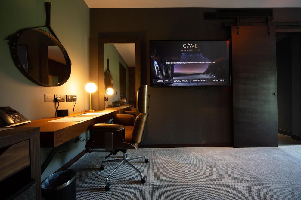 Cave Hotel and Golf Resort 43/58