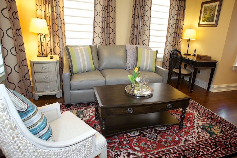 The Guesthouse at the Norwalk Inn 30/58