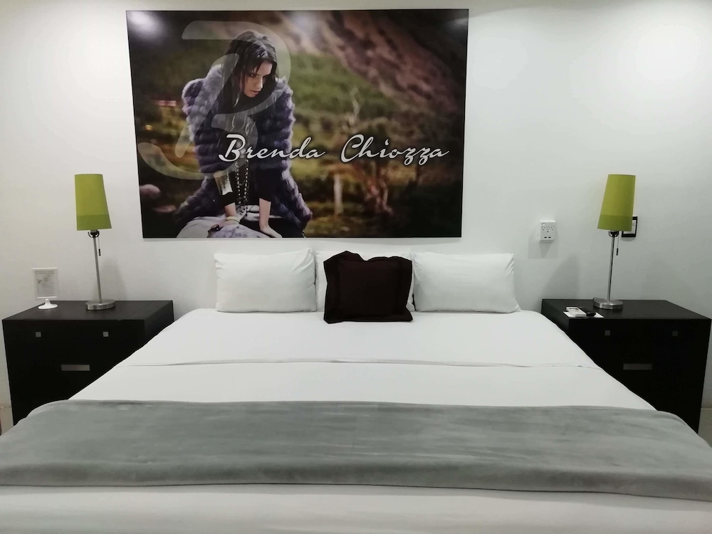 Mayafair Design Hotel 60/67