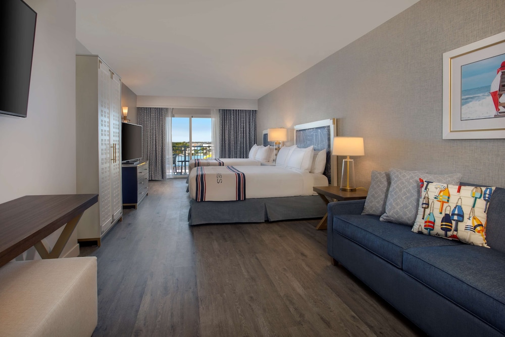 Fenwick Shores, Tapestry Collection by Hilton 17/57