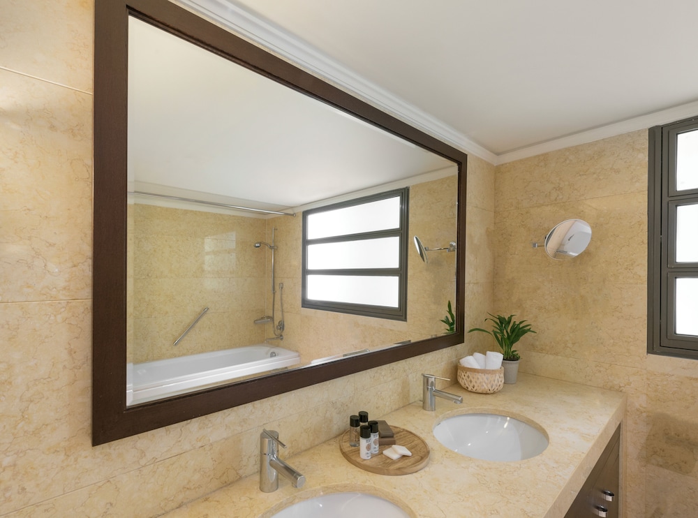 Porto Carras Meliton Hotel 47/48