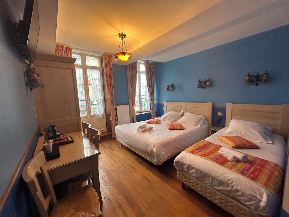 Hotel De Calais 17/46