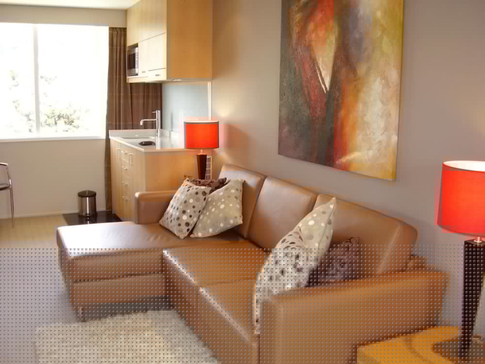 Brentwood Hotel 32/54