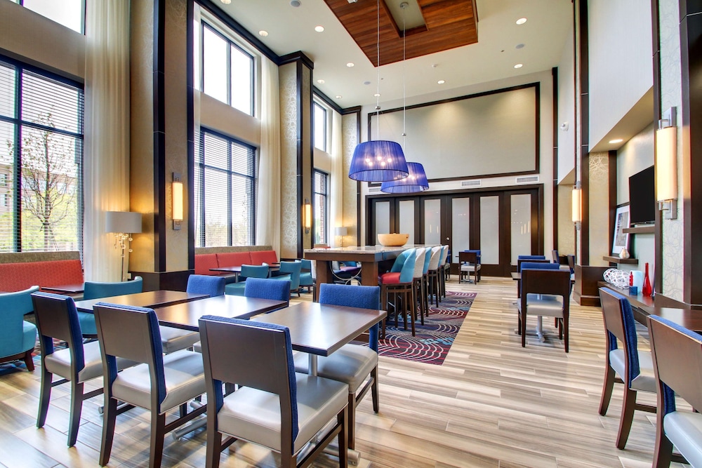 Hampton Inn Suites Greenville Airport 40/56