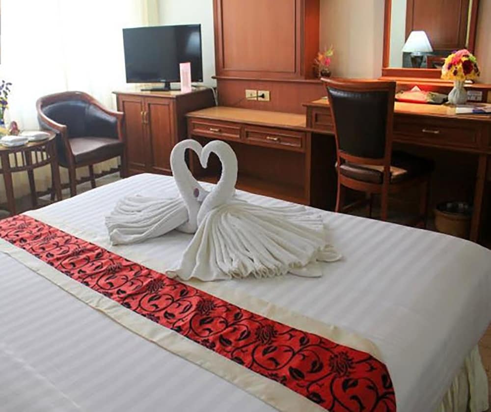 Asian Hotel Hatyai 37/72