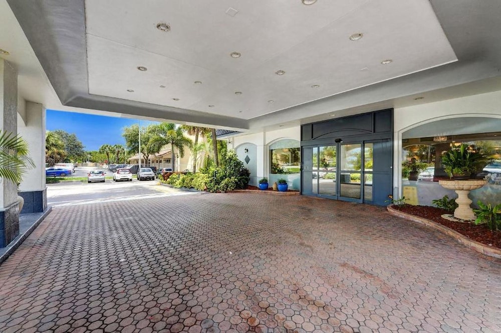 Plaza Hotel Fort Lauderdale 33/49