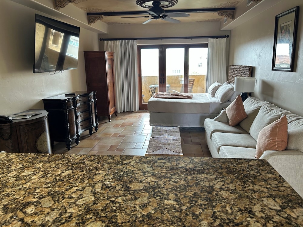 Ocean Lodge 27/41