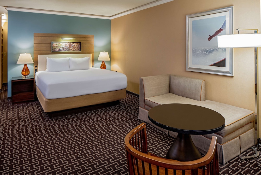 Hyatt Regency Greenwich 24/62