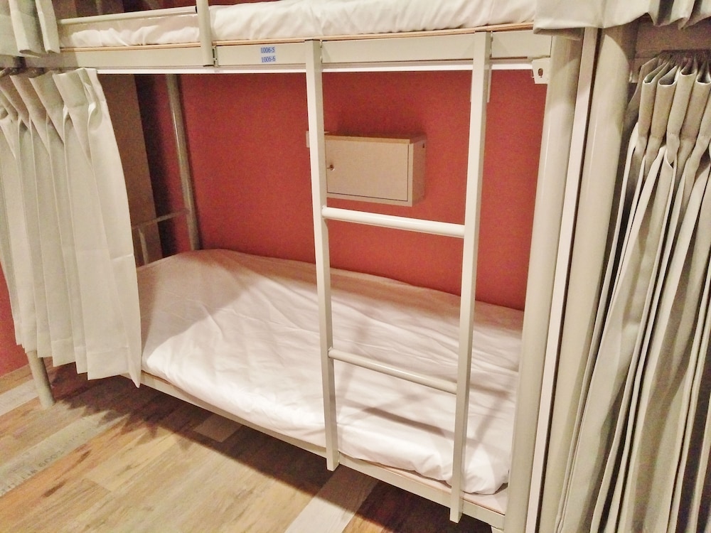 Happy Inn & Hostel 37/49