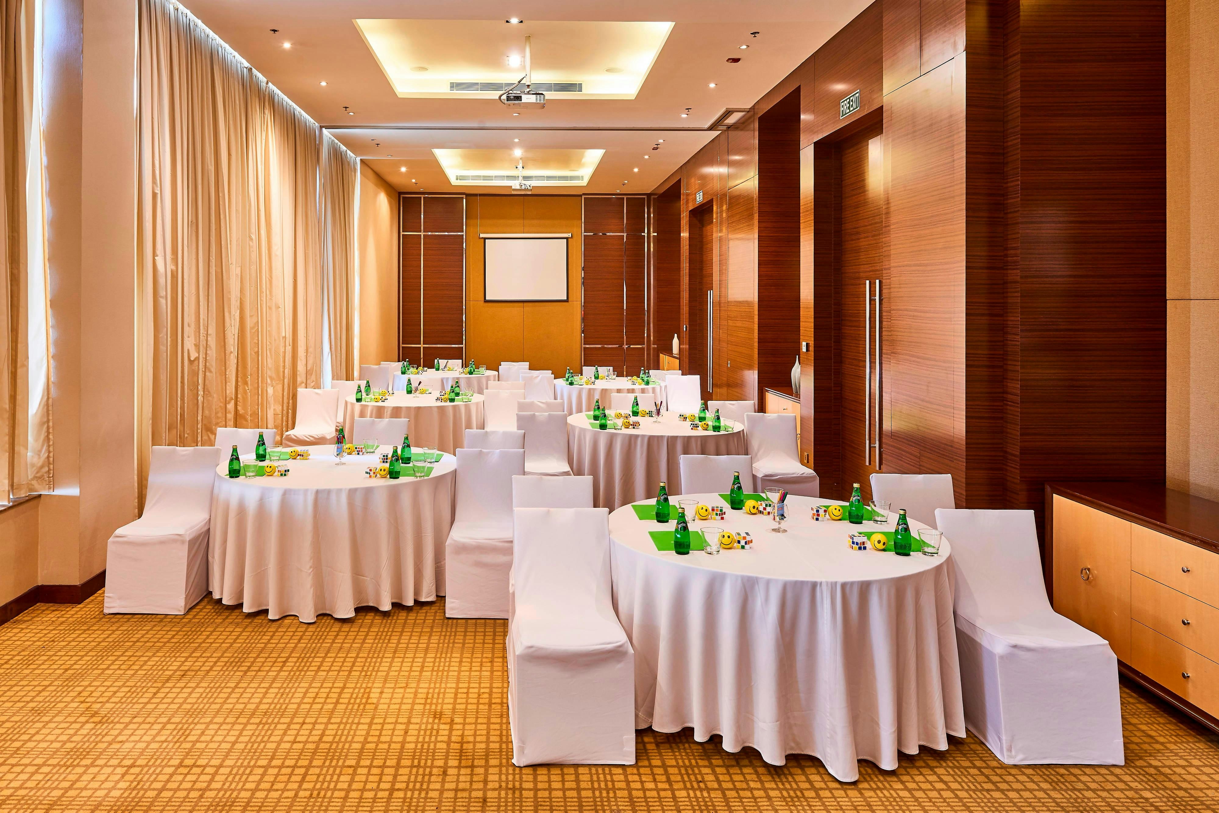 Courtyard By Marriott Kochi Airport 48/51