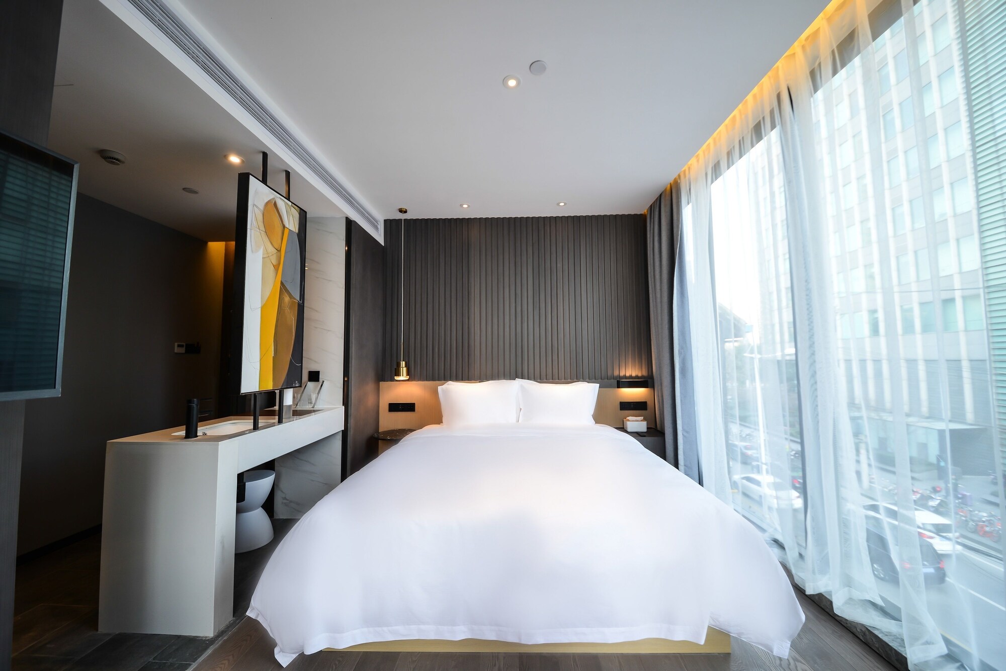 BUSINESS, DOUBLE BED
