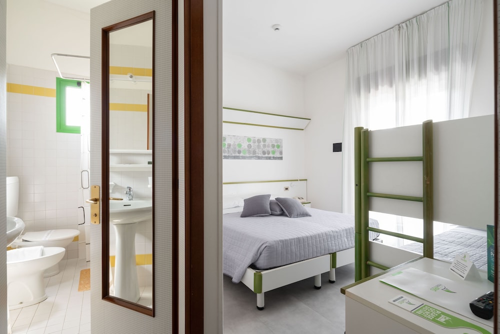 Hotel Iris 35/76