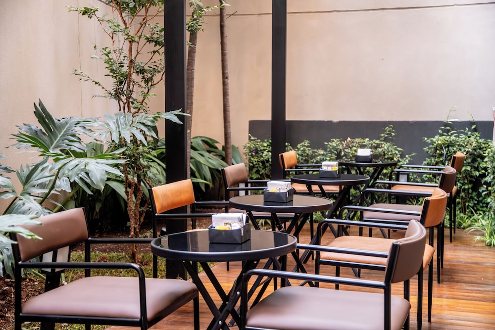 Cozzy Suites Paraiso Hotel 44/61
