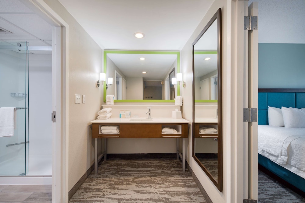 Hampton Inn And Suites Wilmington-Wrightsville Beach 15/74