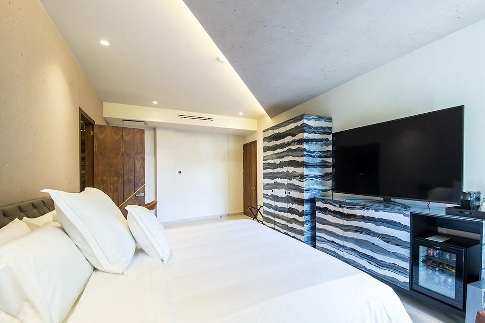 L Hotel Perla Boutique 25/58