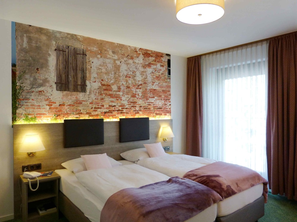 COMFORT, DOUBLE BED