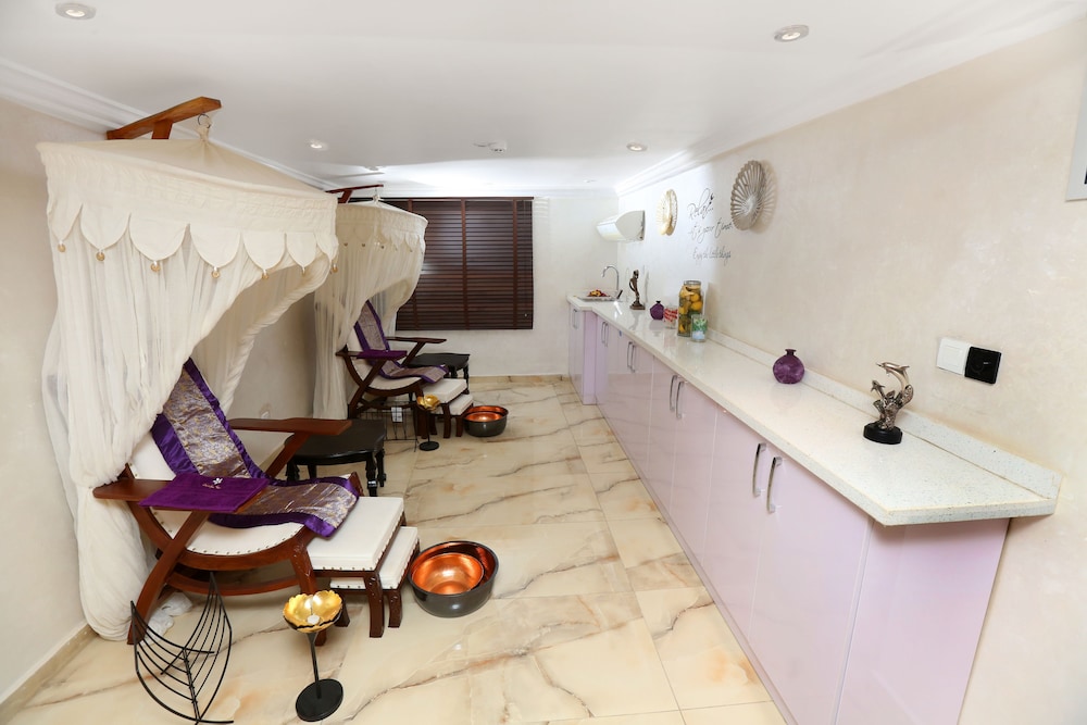 Wells Carlton Hotel and Apartment Abuja 40/57