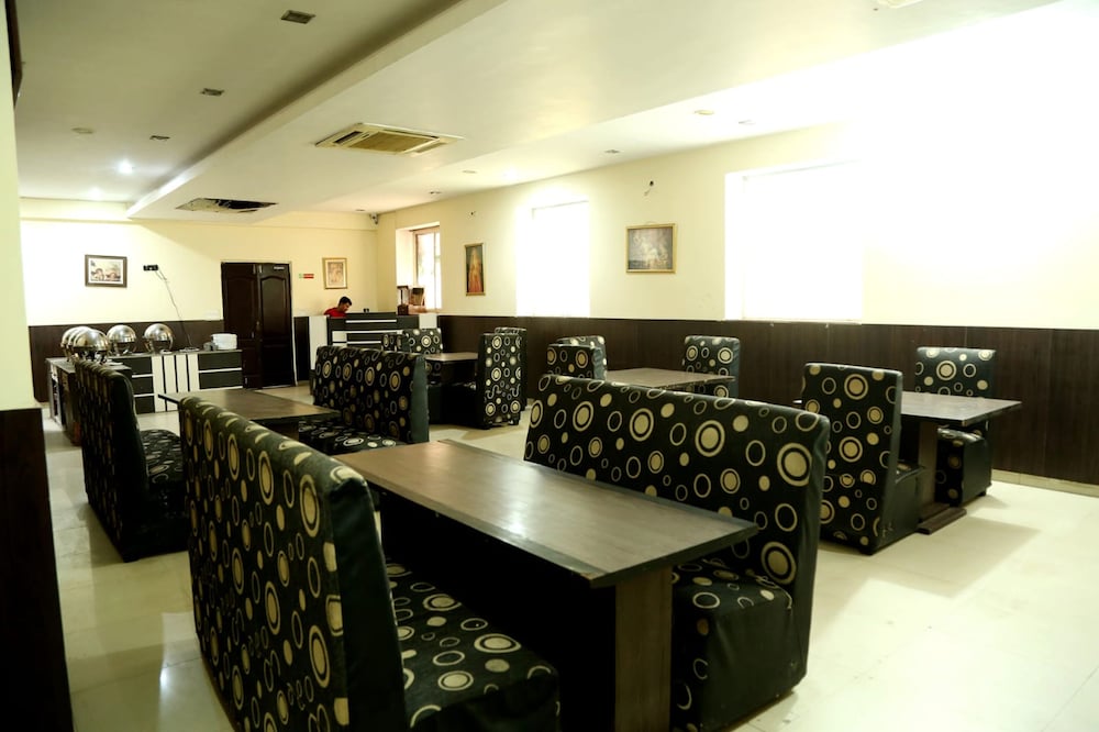 Hotel Roshan Haveli 18/29