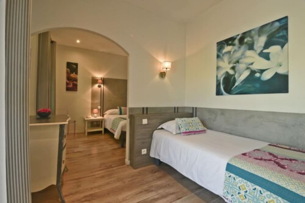 Golfe Hotel 35/74