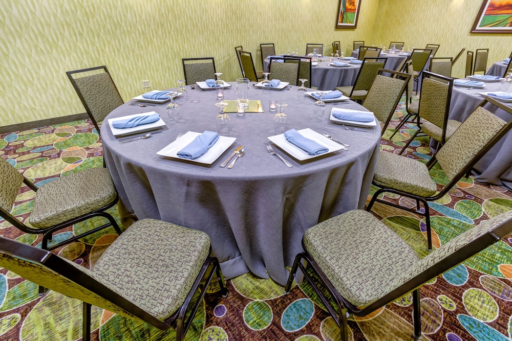 Holiday Inn Indianapolis North Carmel 44/47