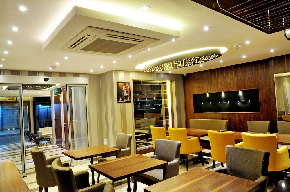Avin Hotel 12/20