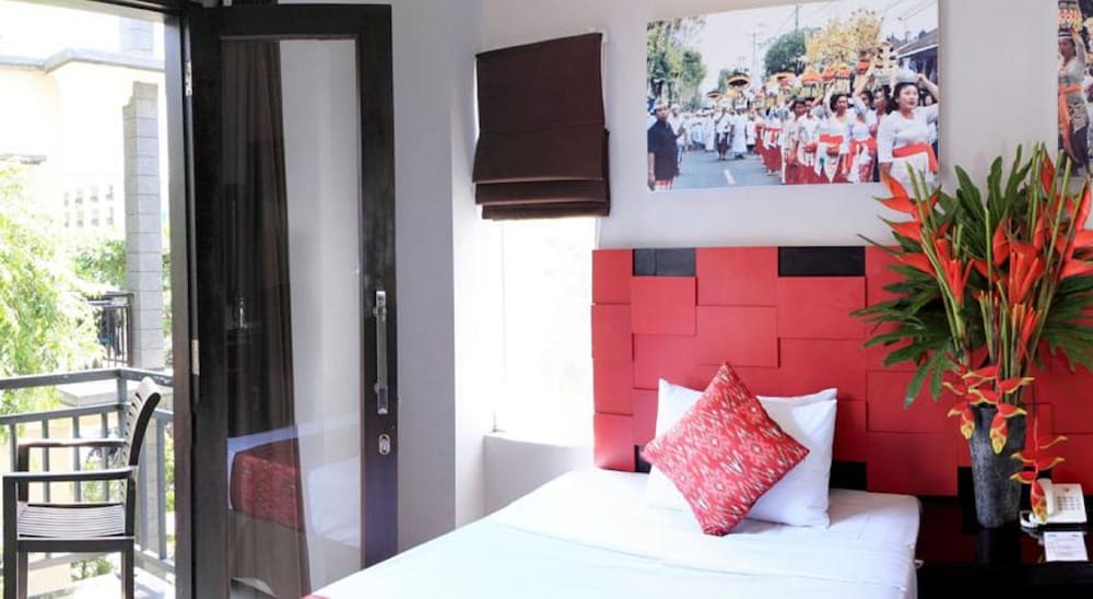 Legian Village Beach Resort 30/75