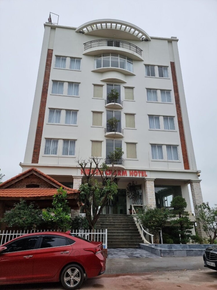 Hidden Charm Hotel 40/50