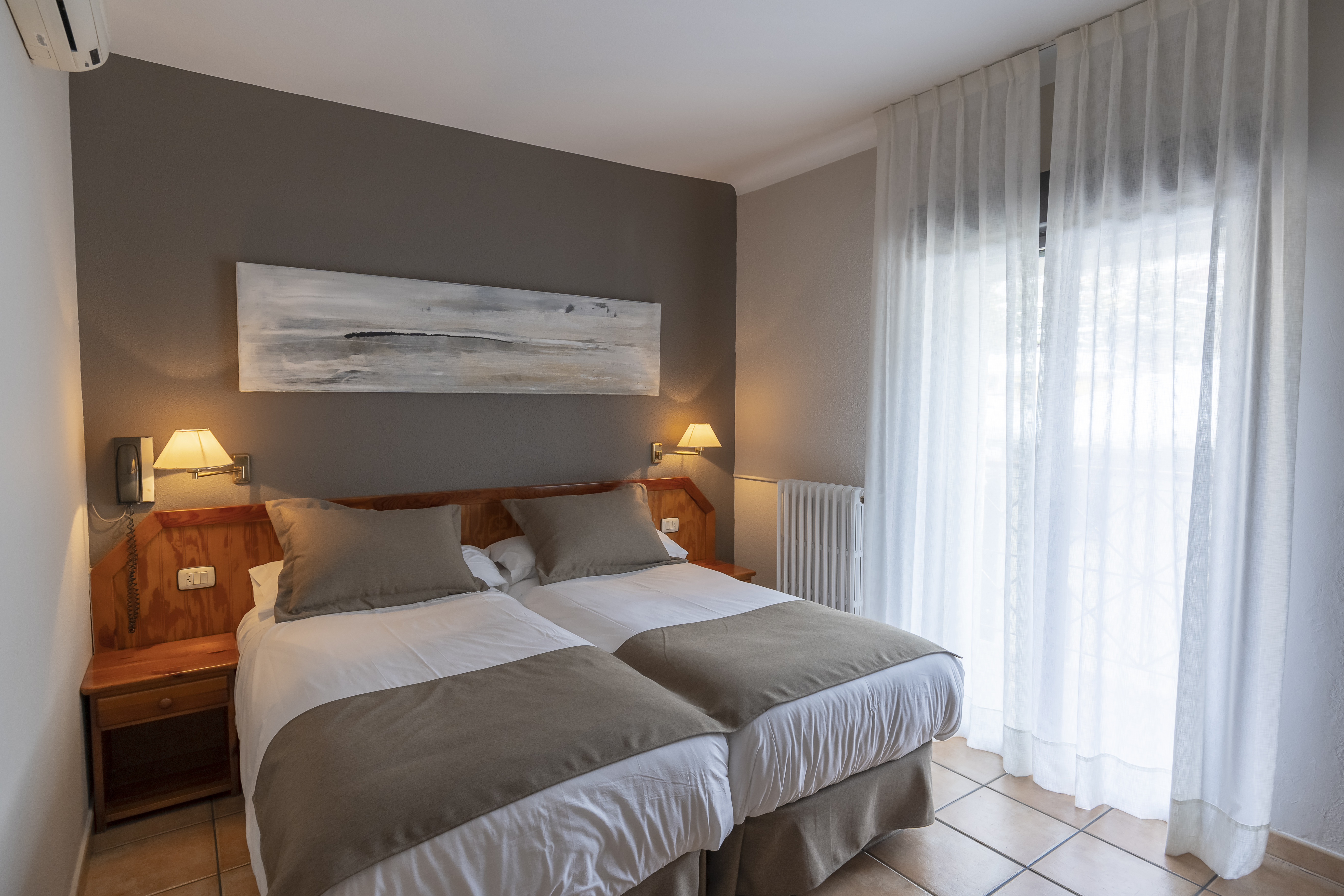 Standard, Twin Beds