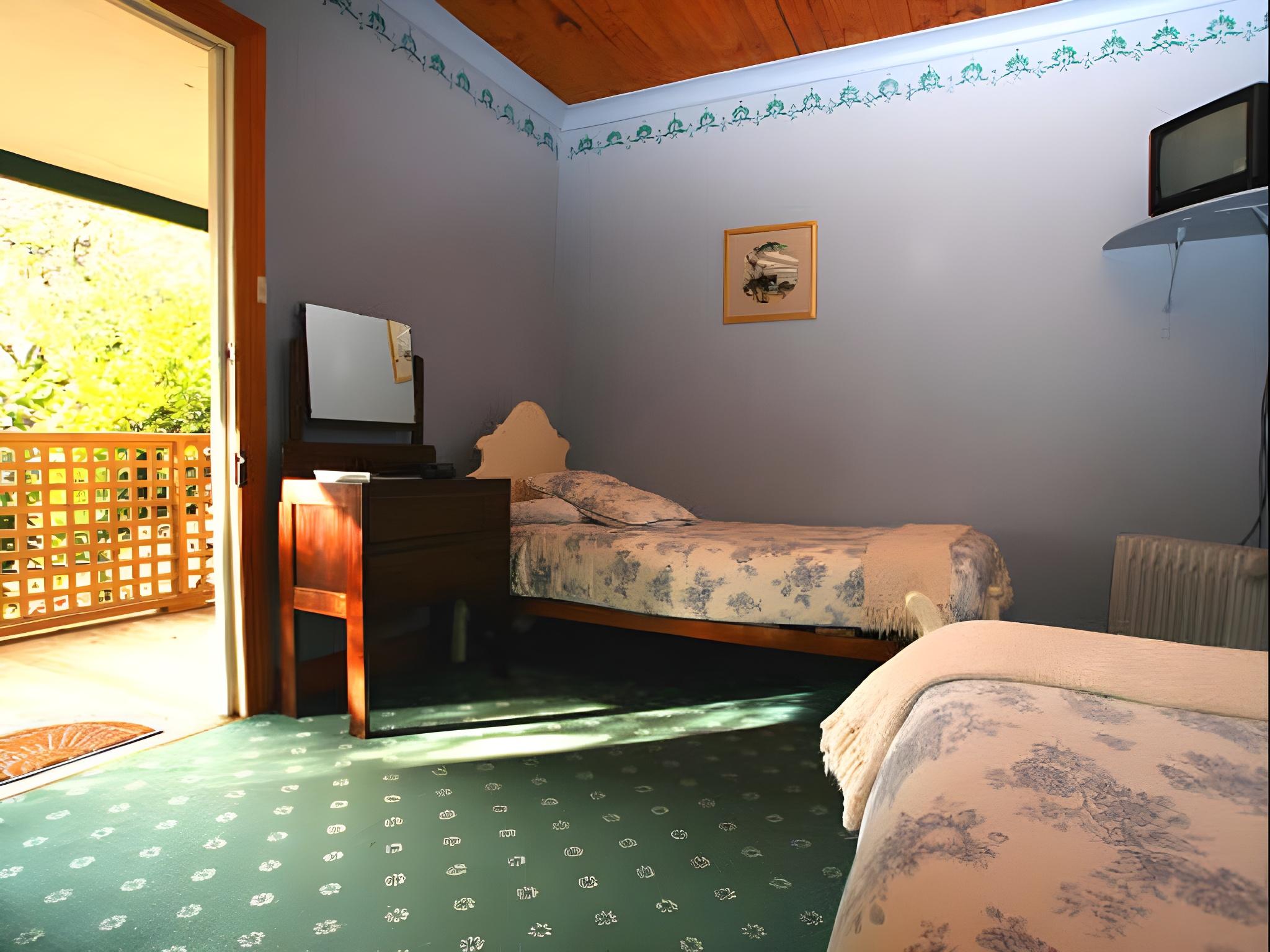 Room, Twin Beds