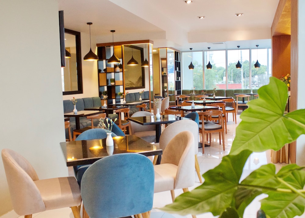 Habitat Hotel 28/39