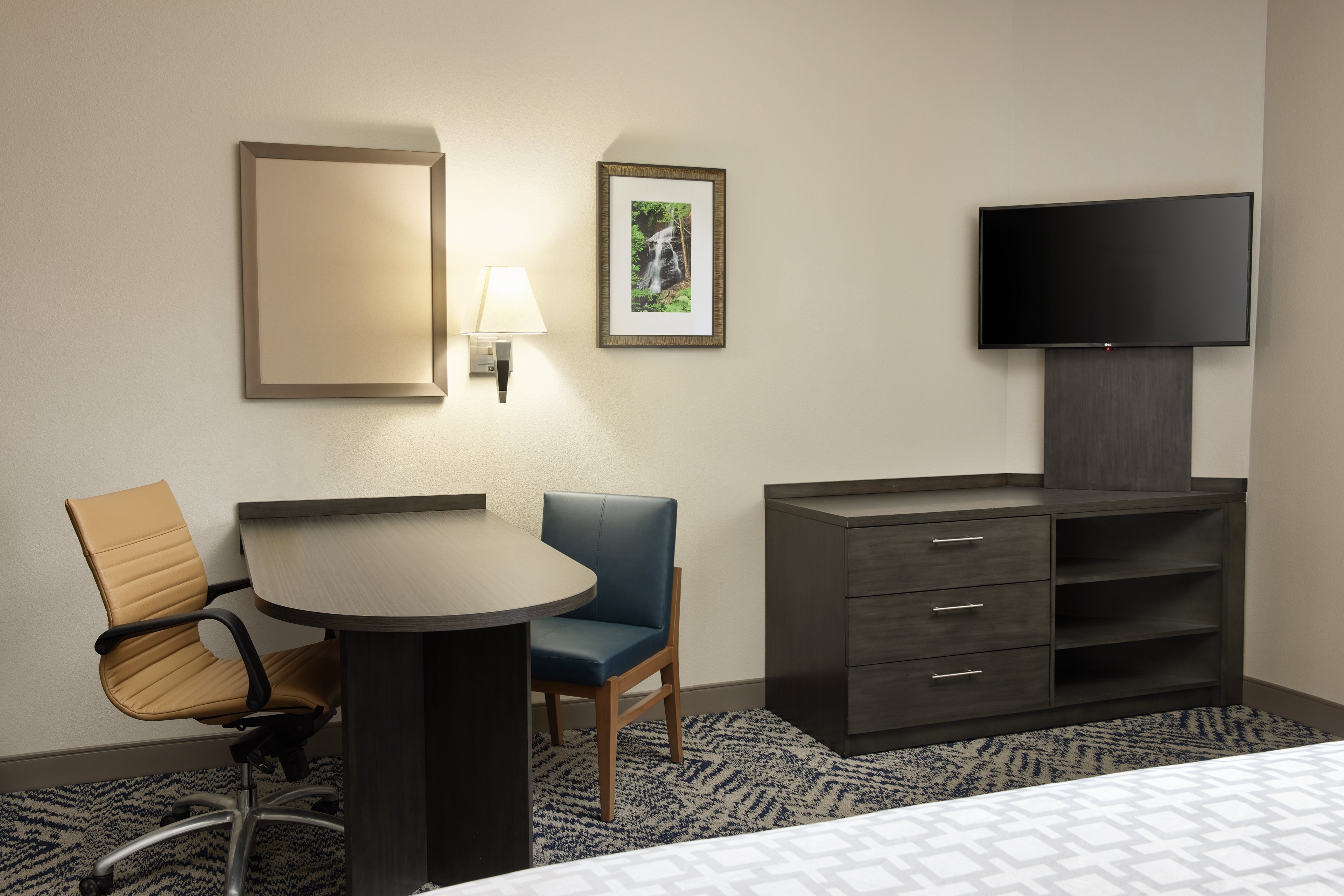 Candlewood Suites Charleston - Northwoods, an IHG Hotel 40/50