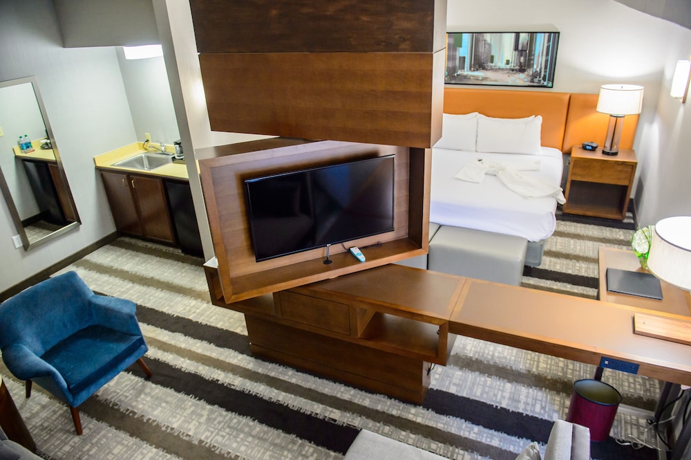 Crowne Plaza Dulles Airport 24/72