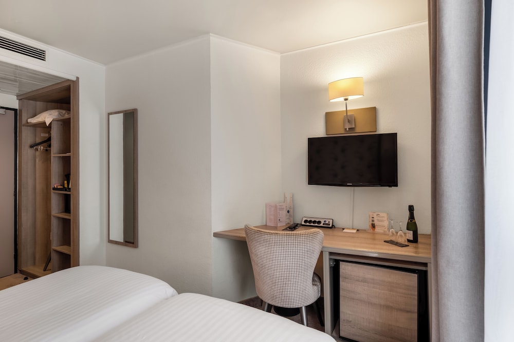 America 21/57