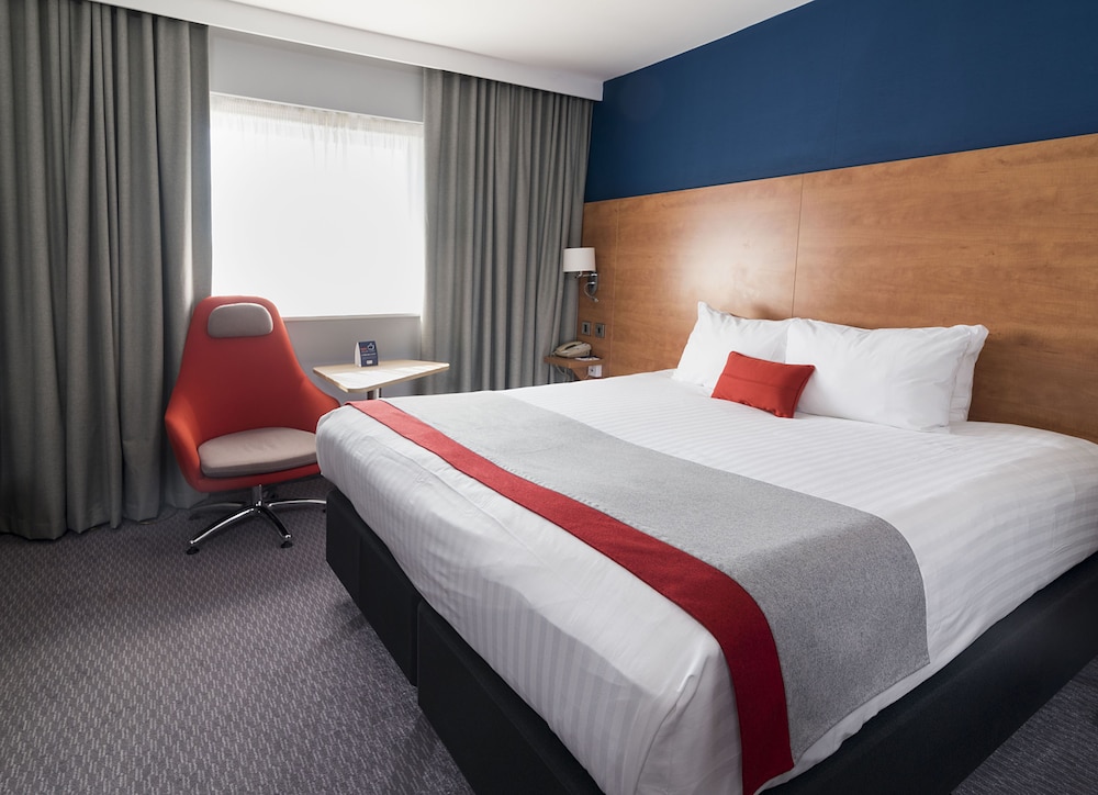 Holiday Inn Express Birmingham - Star City 12/61