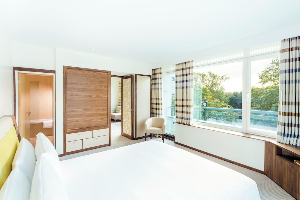 PARK, SUITE