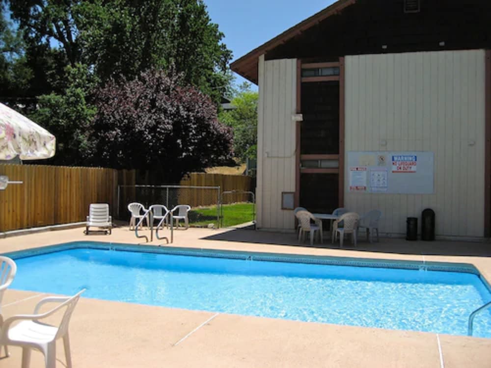 Jamestown Railtown Motel 4/31