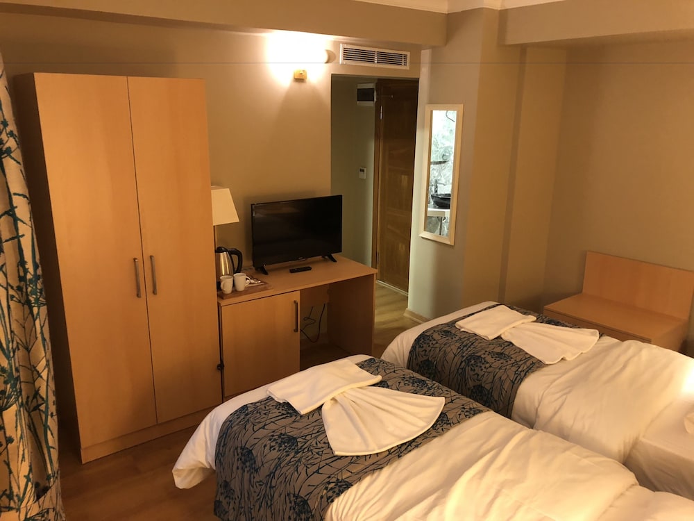 ECONOMY, TWIN BEDS, ACCESSIBLE