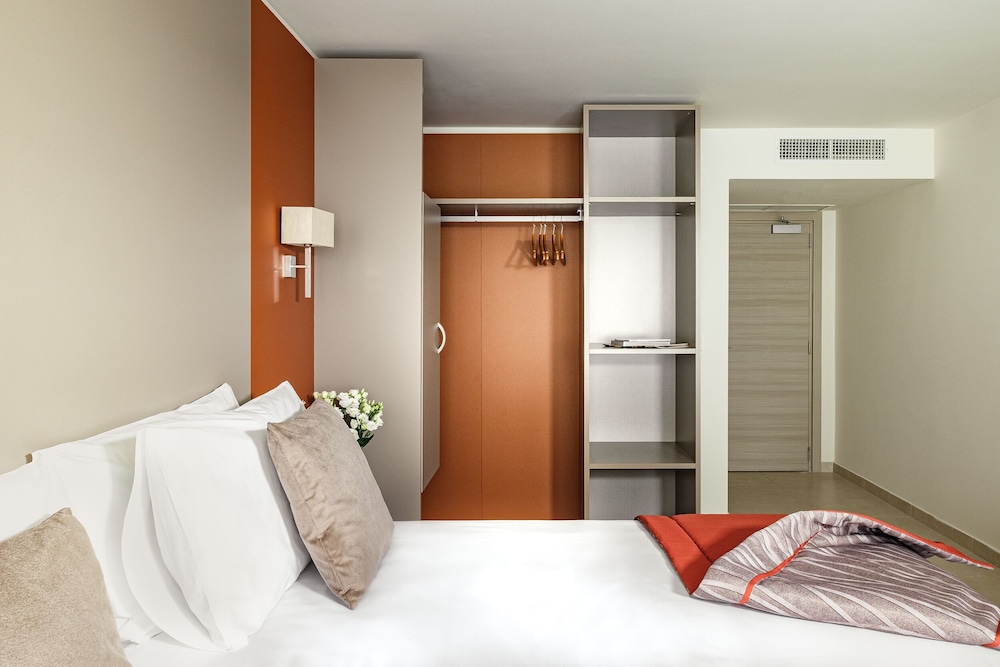 STANDARD, DOUBLE OR TWIN BED