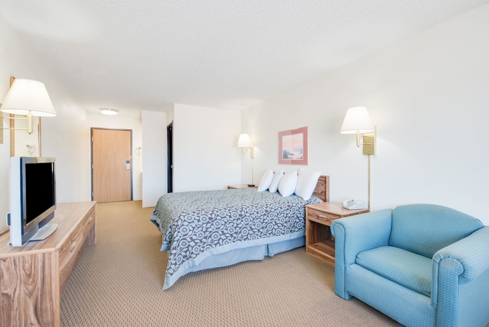 Days Inn By Wyndham Sturgis 10/18