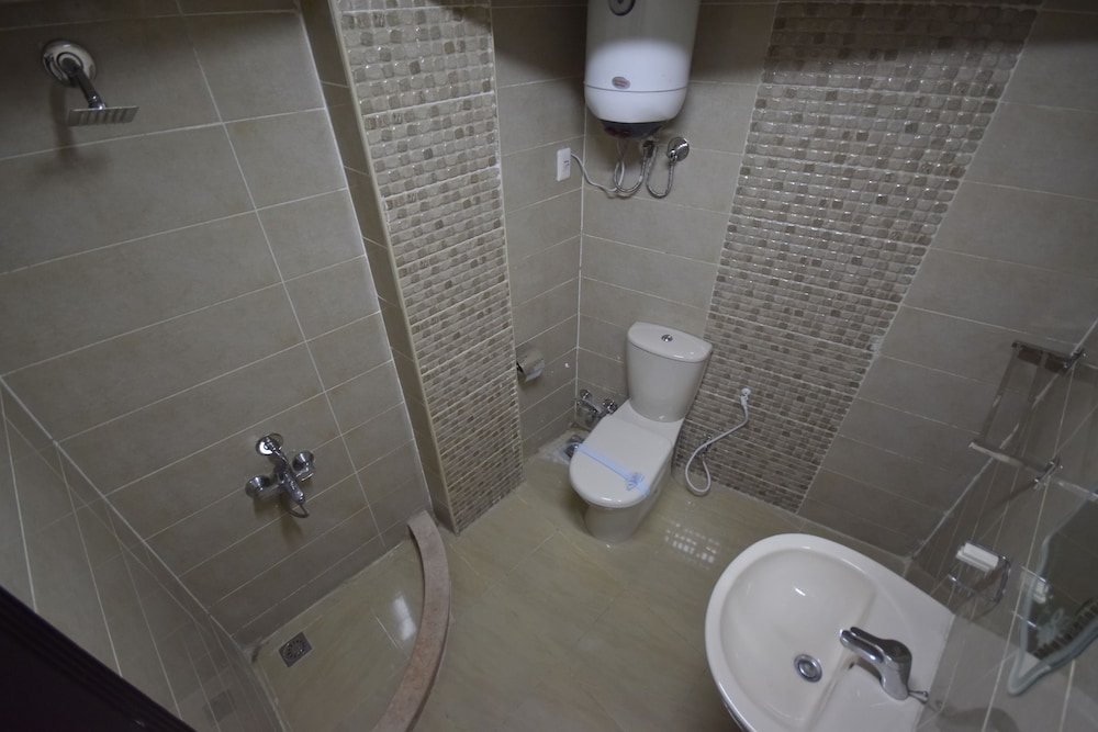 Amin Hotel 47/50