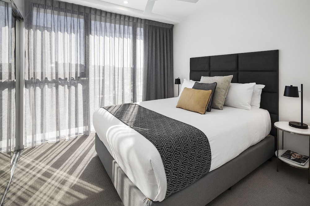 1 BEDROOM, EXECUTIVE, APARTMENT
