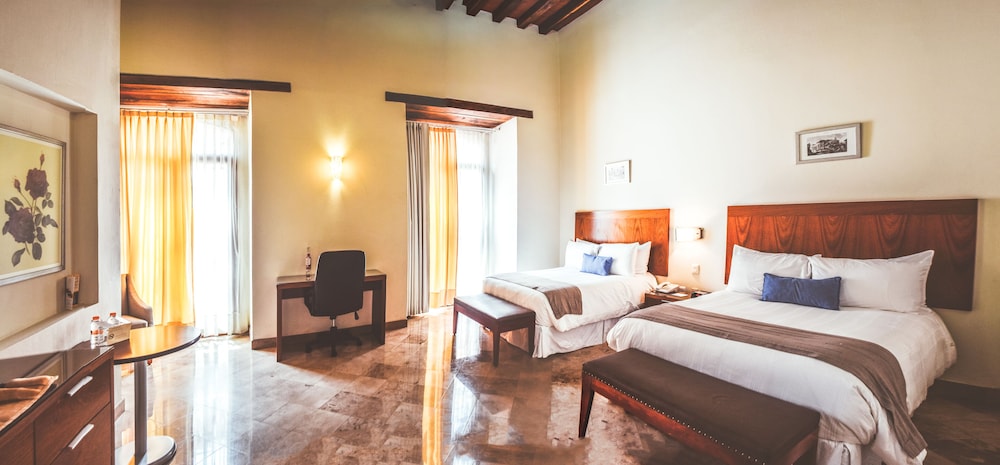 Hotel Parador de Alcalá 37/75
