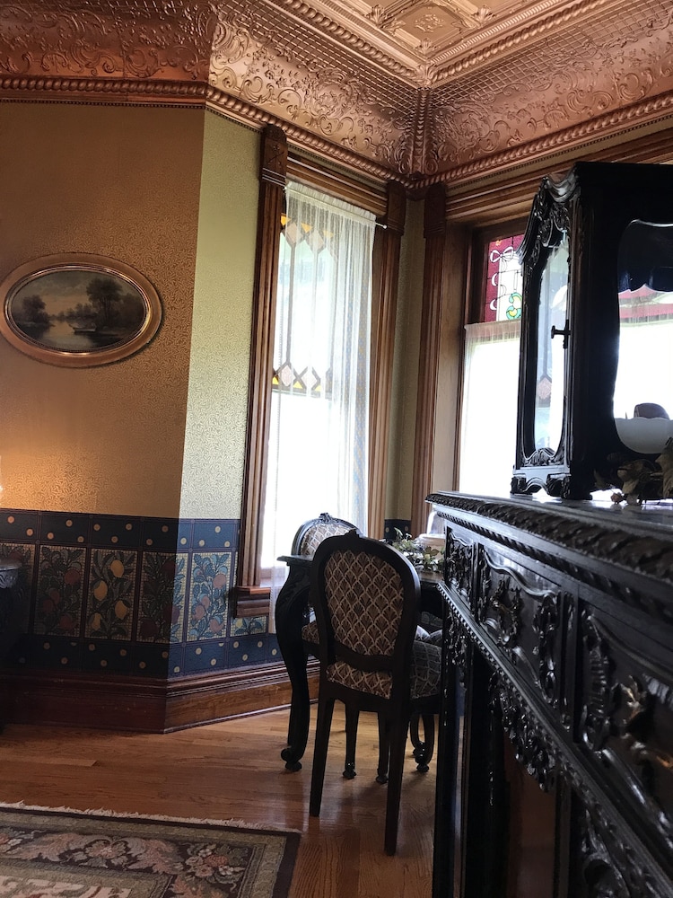 Nauvoo Grand Bed and Breakfast 36/51