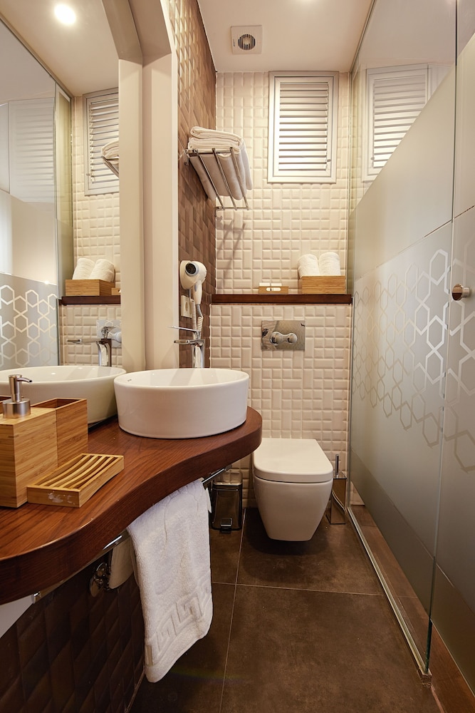 Arart Hotel 34/37